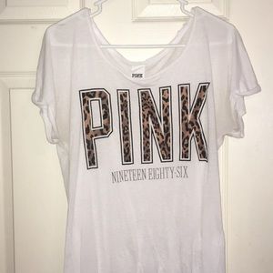 A cute tee shirt. IM WILLING TO NEGOTIATE PRICE!